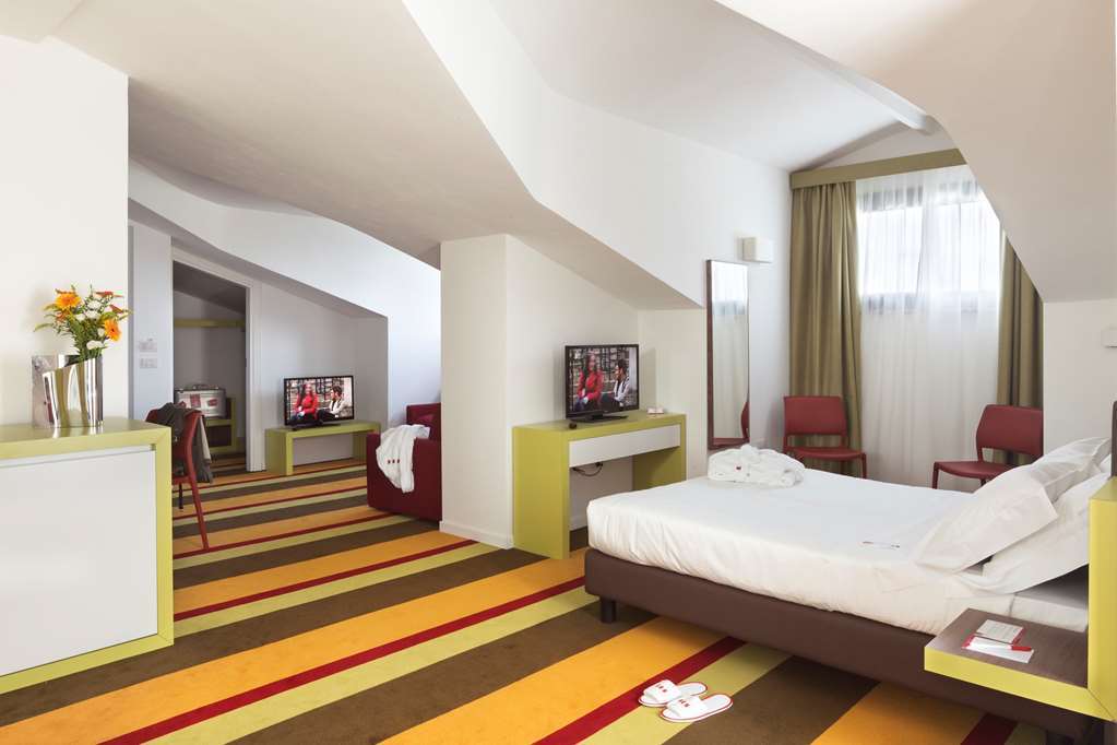 Unaway Hotel Fabro Δωμάτιο φωτογραφία